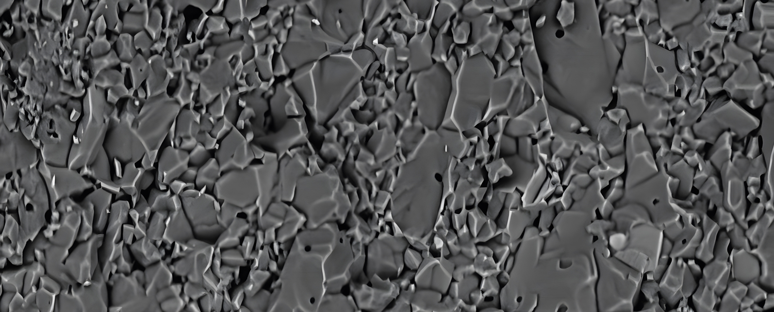 扫描电镜在陶瓷材料微观结构解析与工艺优化中的核心作用